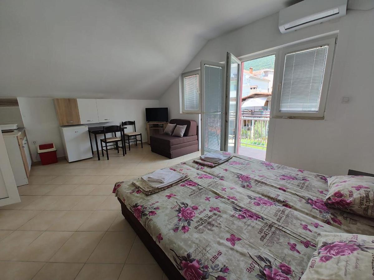 Jovanovic Apartment ติวัต ภายนอก รูปภาพ